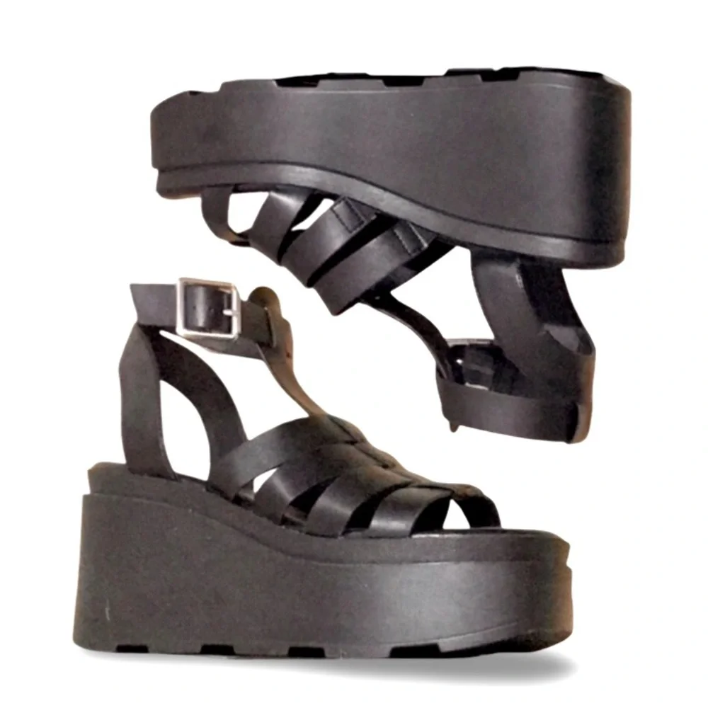 Steve Madden Black Platform Gladiator Sandals